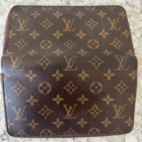 AUTHENIC LOUIS VUITTON LARGE ZIPPY ORGANIZER  WALLET IN MONOGRAM - Picture 10 of 10